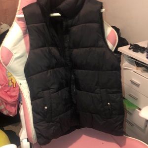 Old navy sleevless puffy vest